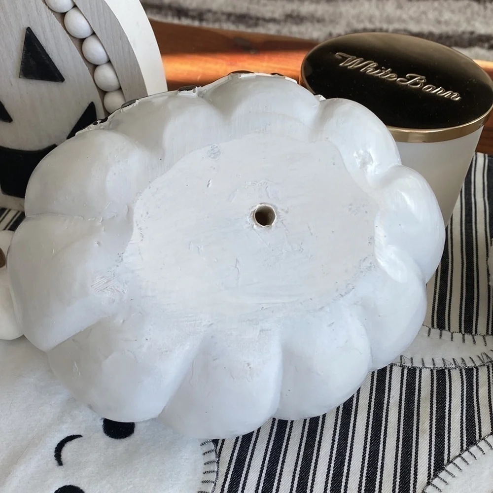 HALLOWEEN BLACK & WHITE CREEPY CUTE JACK SKELLINGTON INSPIRED PUMPKIN